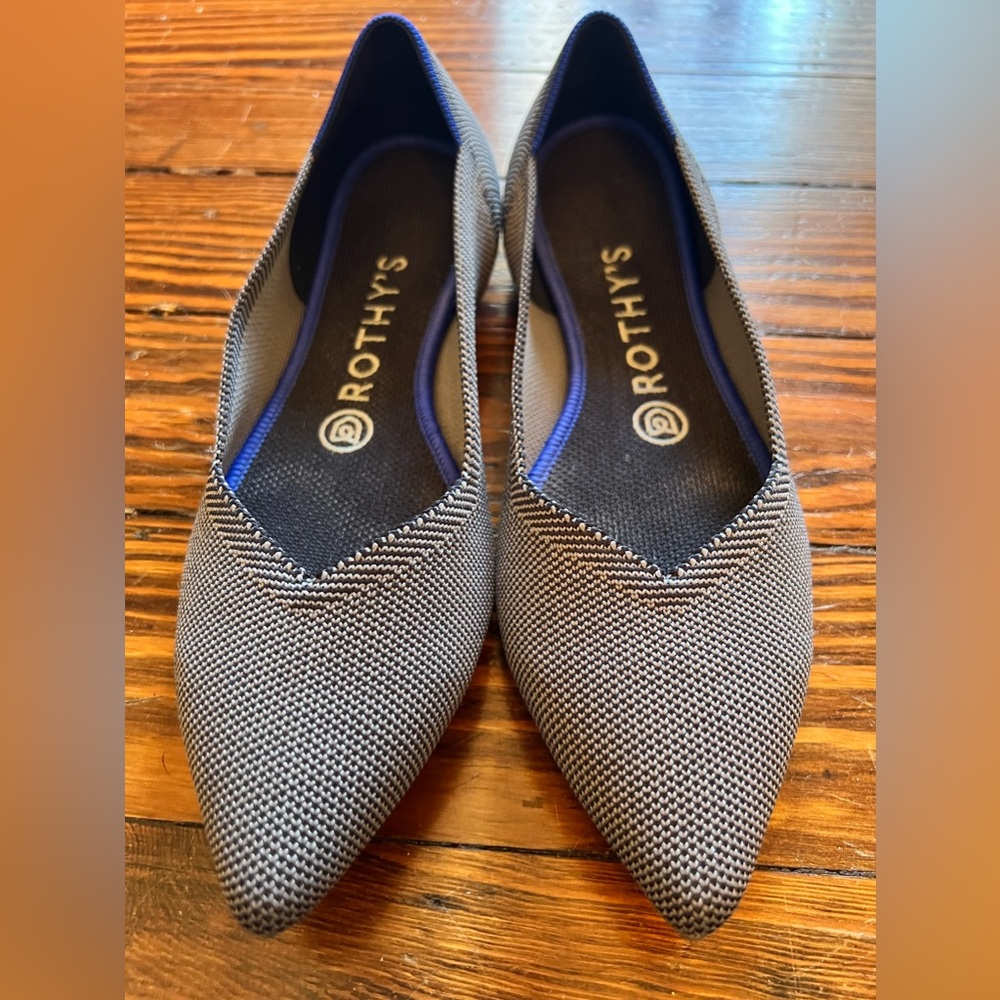 Gray Point Toe Flat | Rothey’s | Size: 7.5